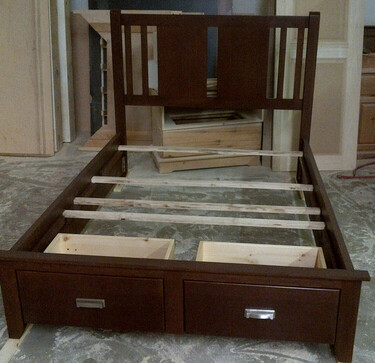 Solid Wood Maple King Bed with Drawer Storage in Foot Board and Chestnut Finish